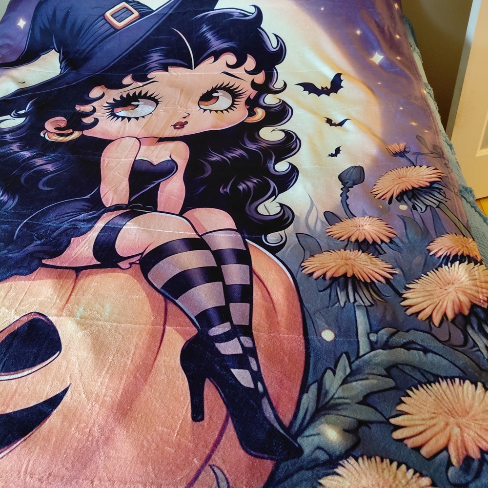 Charming Betty Boop Pumpkin Blanket 60×80inches Fits Nicely On A Full Or Queen - Picture 2 of 4